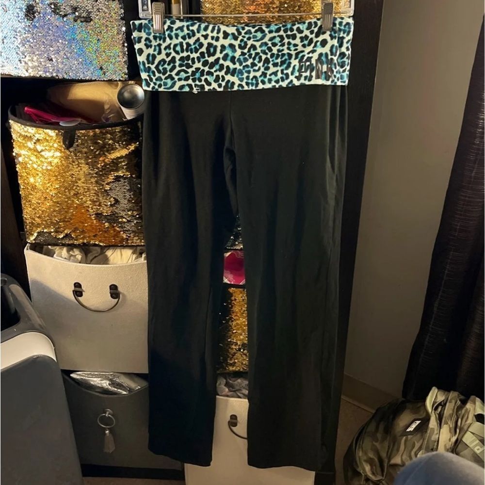VS PINK vintage blue leopard animal print yoga pants leggings blackl - Picture 1 of 2